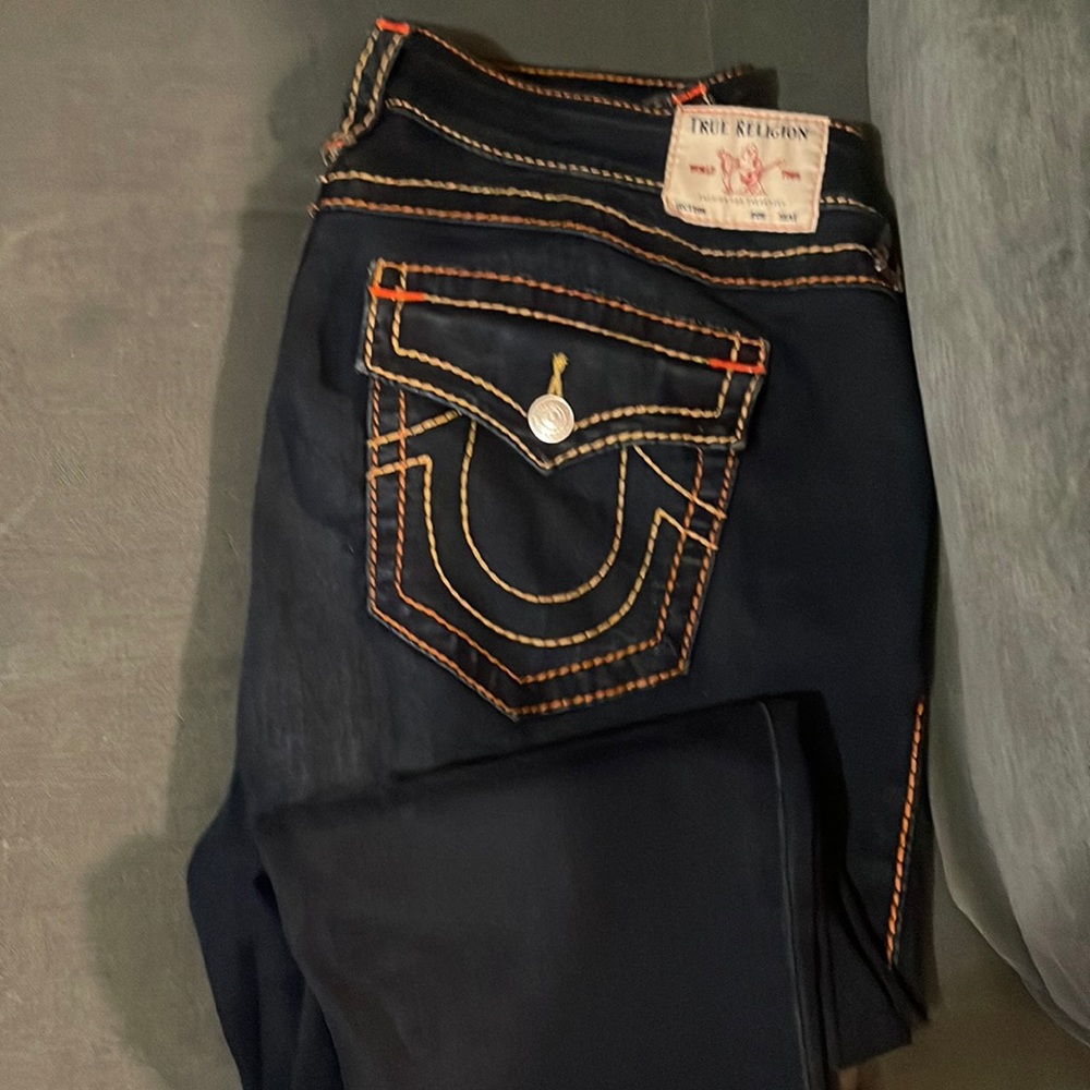 Woman’s TrueReligion jeans size 38 skinny fit low rise gently used